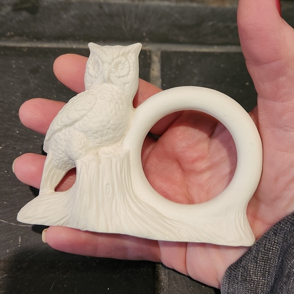 Eight Vintage Unpainted Ceramic Bisque Standing Owl Napkin Rings Cramer 1981 - Picture 7 of 9